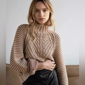 Free People Sweetheart
Sweater SZ Small Chunky Knit Mock
Neck Pullover